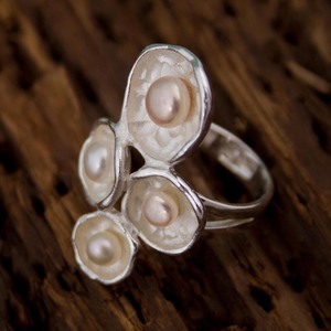 lot 24098 image: Handmade Glowing Bubbles Cultured Pearl Sterling Silver Ring 6 mm (Mexico)- 7