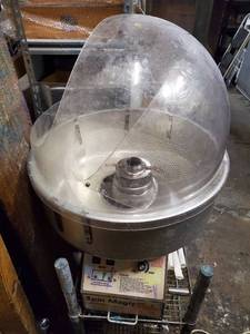 lot 4 image: Cotton Candy Machine