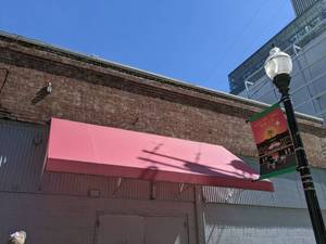 lot 100 image: Outdoor awning