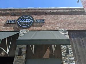 lot 102 image: Black outdoor awning