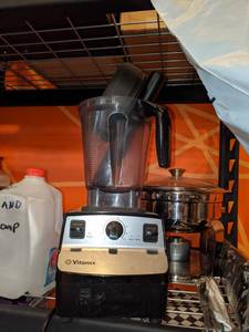 lot 4301 image: Vitamix Blender