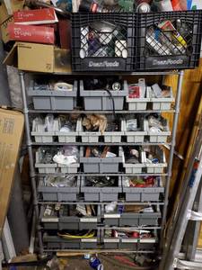 lot 4309 image: 55in Metro Rack With Misc Hardware On Wheels