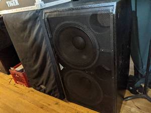 lot 4327 image: (2) Grund audio design  GT-3600