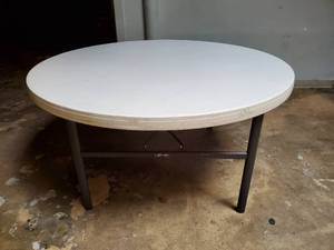 lot 4364 image: 5ft Lifetime Round Folding Table