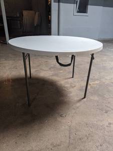 lot 4394 image: Lifetime foldable cake table