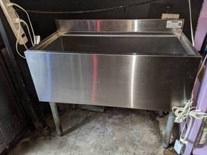 lot 2266 image: Krowne ice well