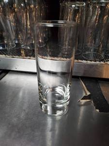 lot 2281 image: (23) Skinny Glasses