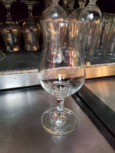 lot 2282 image: (10) Small Daquari Glasses