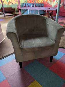 lot 2304 image: Blue  gray chair