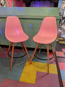 lot 2325 image: (2) Pink chairs