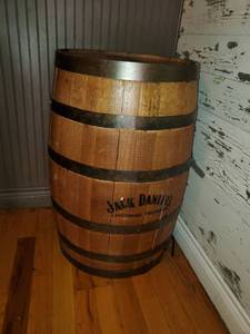 lot 2371 image: Jack Daniels Whiskey Barrel
