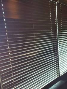 lot 2408 image: (6) Wood Blinds