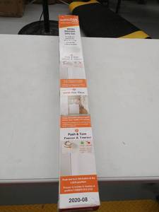 lot 22652 image: Retractable Safety gate, white 13-55