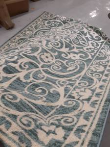 lot 22738 image: Rug 7  x 10 