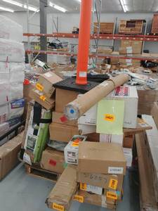 lot 34025 image: pallet of miscellaneous items
