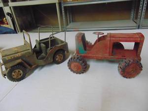 lot 3260 image: Tonka Jeep and Metal Toy