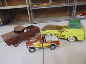 lot 3269 image: Nylint Jungle Wagon, Tonka Truck and More