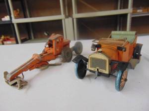 lot 3290 image: Hurley Road Grater and Metal Truck
