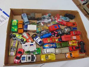 lot 3301 image: Matchbox and Hot Wheels