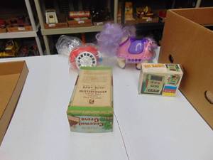lot 3312 image: Candy Bar Box - Vintage Toys