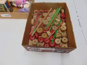 lot 3313 image: Tinkger Toy Pieces