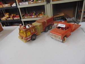 lot 3325 image: Pair of Metal Trucks, Tonka, Nyli8nt