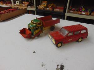 lot 3328 image: Tonka and Wyandot Toys