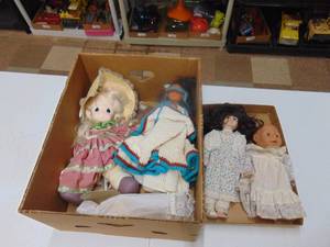 lot 3338 image: Vintage Dolls