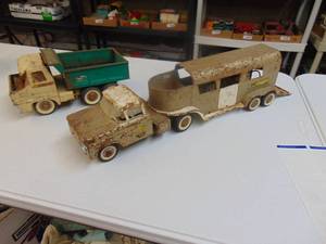 lot 3357 image: Nylint Truck