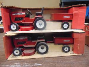 lot 3386 image: Two Snapper Tractor and Trailers