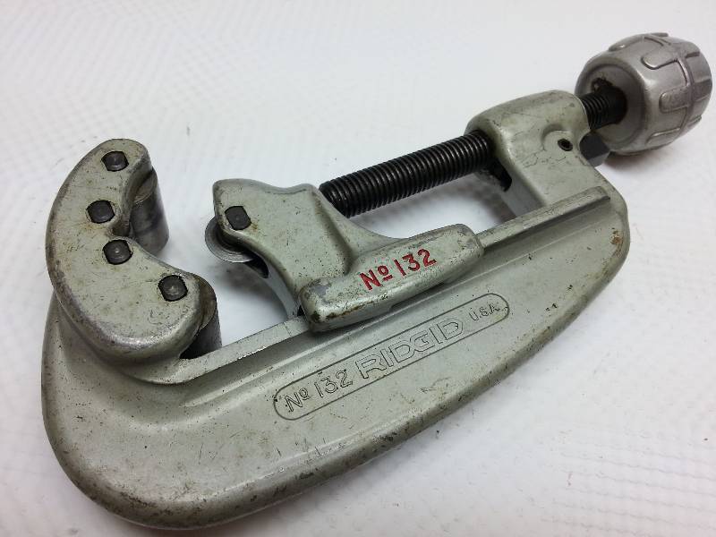 lot 1793 image: Larger #132 Ridgid tubing cutter tool