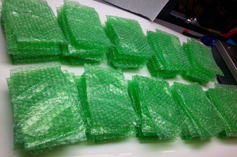 lot 9020 image: Quantity of 100 padded 5 X 7 open end material component parts protection bags