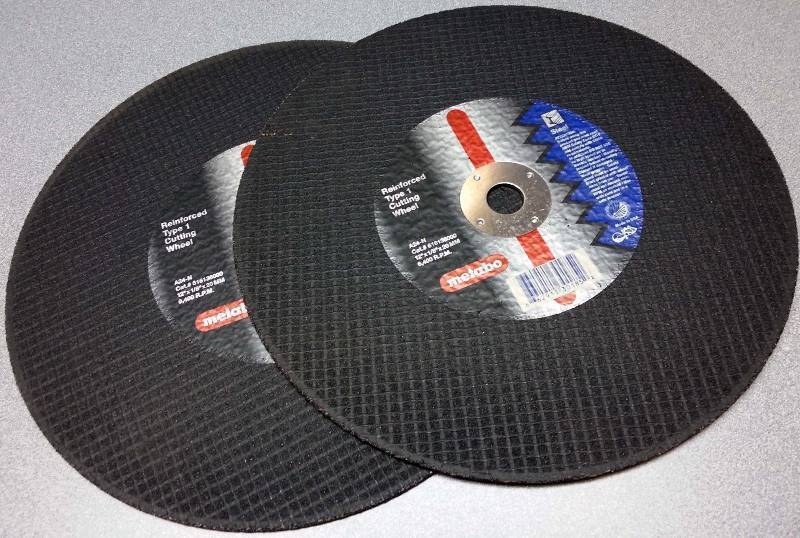 lot 9107 image: Pair (2) Metabo 616136000 - 12 Type 1 High Speed Saws steel Cut off Wheels.