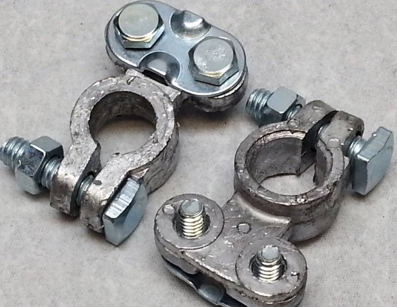 lot 9129 image: New pair (2) Standard Motor Products BP23C Battery cable end replacement fix it.