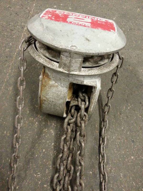 lot 1868 image: Coffing 2 Ton Heavy Duty Manual Hand Fall Chain Hoist with up to 30 Foot Lift