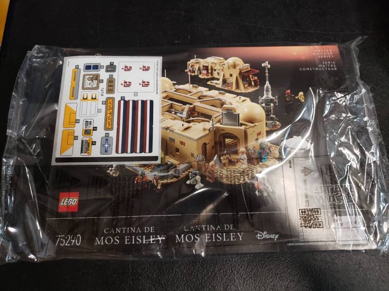 LEGO 6303711 Star Wars Mos Eisley Cantina 75290 Building Kit