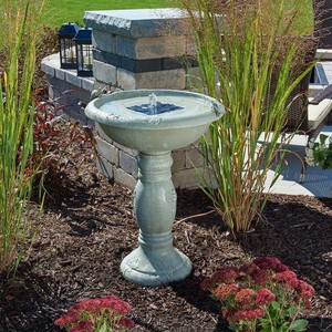 lot 64917 image: Ebeling Country Gardens Birdbath
