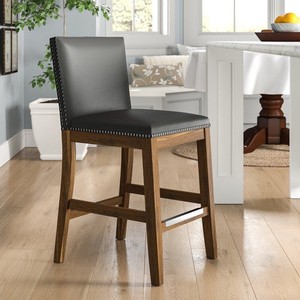 lot 67014 image: Framingham 25 Counter Stool