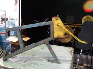 lot 37418 image: Boat Wench