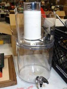 lot 37471 image: Drink Dispenser  Ice Holder  Chopper