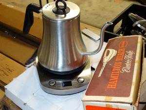 lot 37472 image: Electric Kettle and Knife
