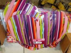 lot 37483 image: Stack of Plastic Place-mats