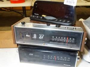 lot 37484 image: Vintage Alarm-Clock Radios Lot of 3