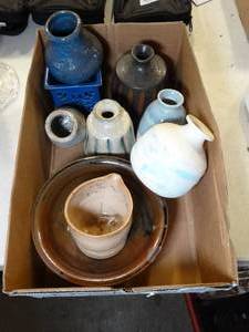 lot 37489 image: Small Pottery Votives