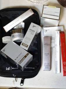 lot 37492 image: Lot of it Cosmetic Products with Travel Case