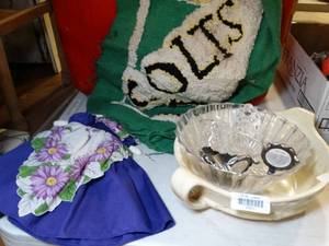 lot 37510 image: Lot of Candy Dishes, Glassware, Etc