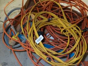 lot 37513 image: Lot of Extension Cords
