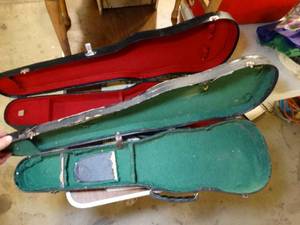 lot 37514 image: Lot of 2 Violin Cases