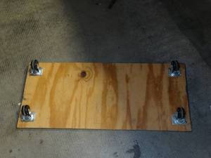 lot 37531 image: Small Rolling Cart