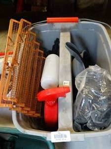 lot 37558 image: Lot of Home Goods-- Spray Bottles, Bucket, Crisper Baking Tray, Etc